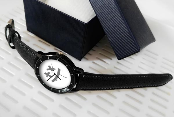Must meeste käekell aplikatsiooni ja nahkrihmaga