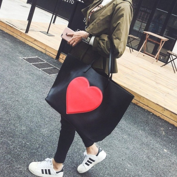 Naiste must südamega ökonahast kott