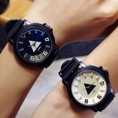 Ceas din silicon cu forma rotunda potrivit pentru barbati si femei