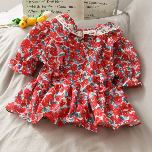 Bluză de damă retro cu imprimeu floral și elemente din dantelă