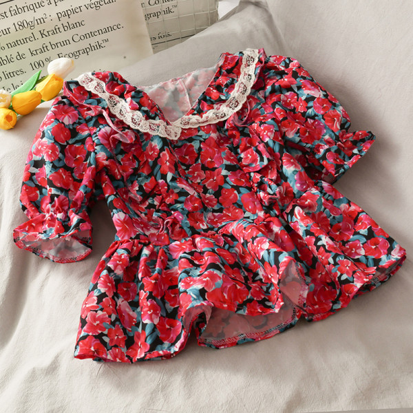 Bluză de damă retro cu imprimeu floral și elemente din dantelă