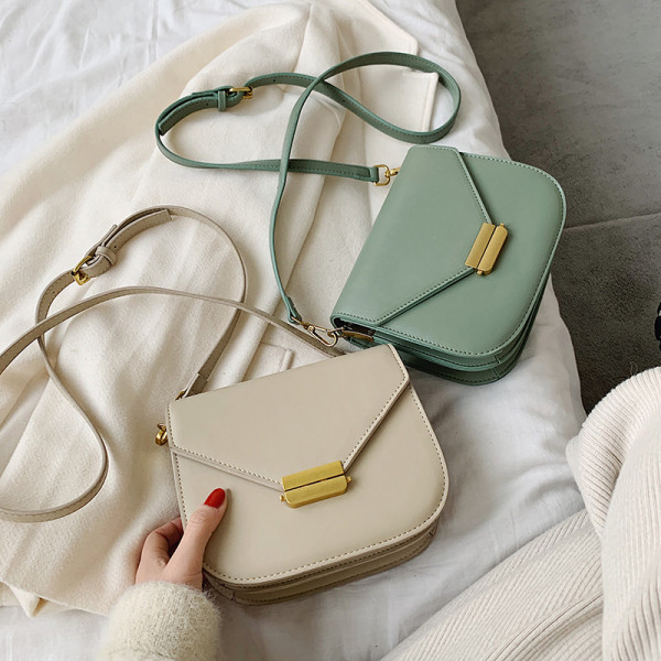 Geanta de dama de zi cu zi cu model uni cu elemente metalice