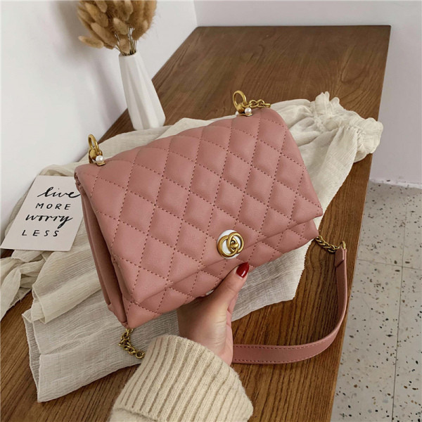 Geanta de dama moderna cu maner lung si element metalic