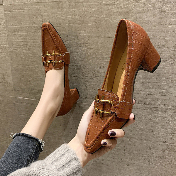 Pantofi de dama din piele ecologica model cu varf si toc patrat