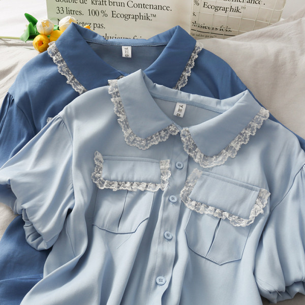 Cămașă de damă cu guler clasic și elemente din dantelă