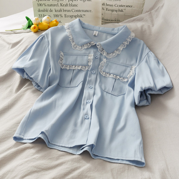 Cămașă de damă cu guler clasic și elemente din dantelă