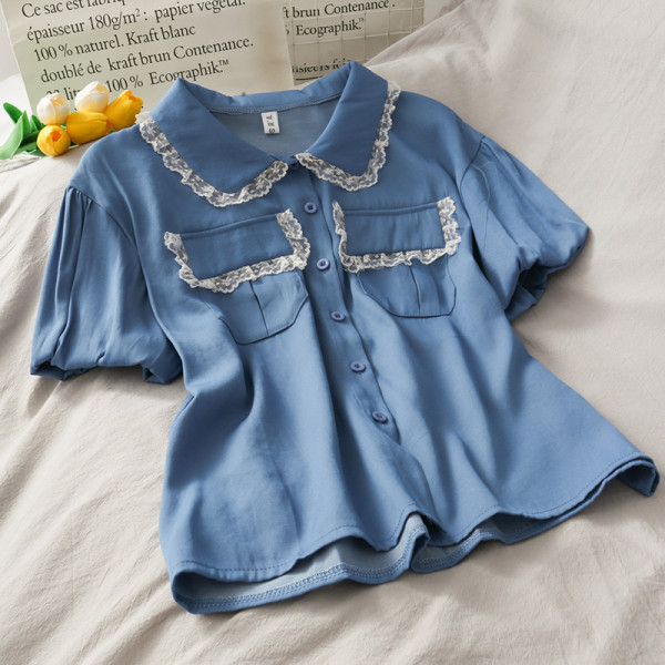 Cămașă de damă cu guler clasic și elemente din dantelă