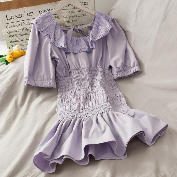 Moodne naiste lipsudega kleit - lõikega mudel