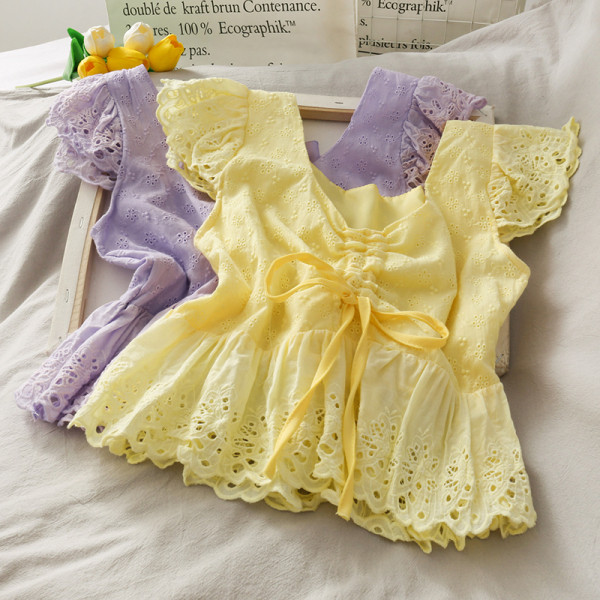 Bluză de damă cu decolteu profund și cravate