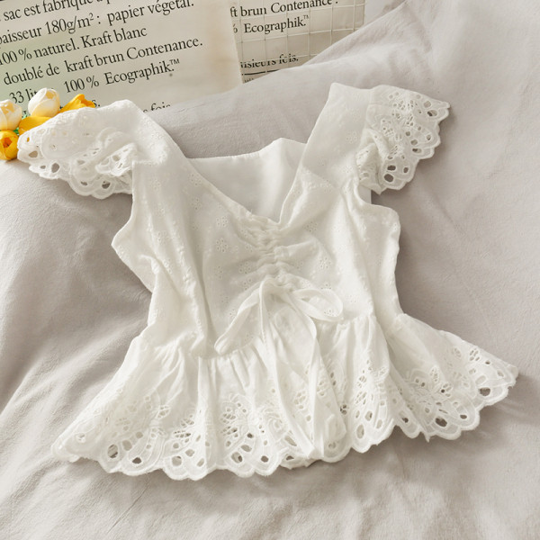 Bluză de damă cu decolteu profund și cravate