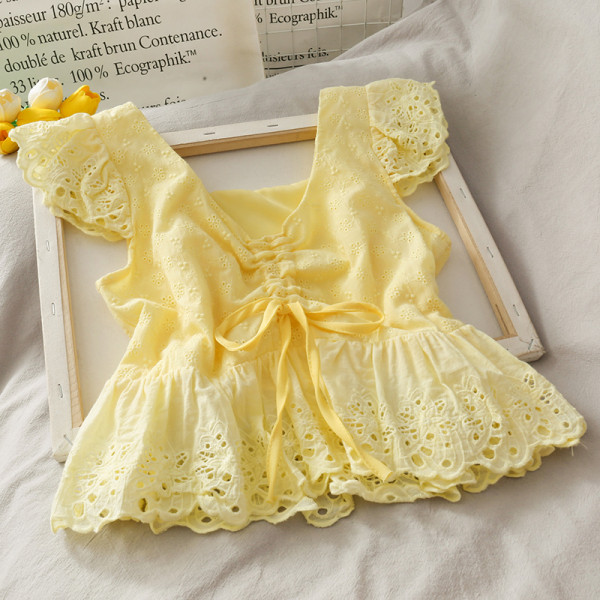 Bluză de damă cu decolteu profund și cravate