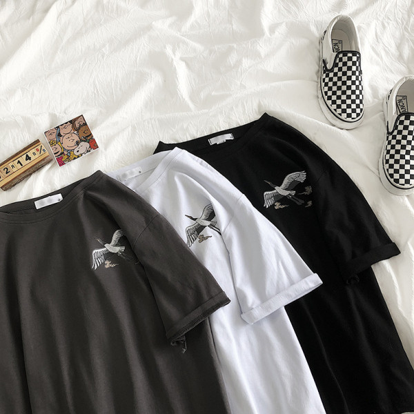 Tricou de dama din bumbac cu decolteu oval si broderie