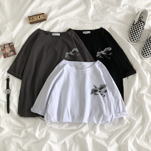 Tricou de dama din bumbac cu decolteu oval si broderie