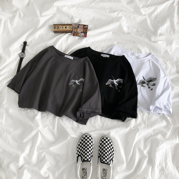 Tricou de dama din bumbac cu decolteu oval si broderie