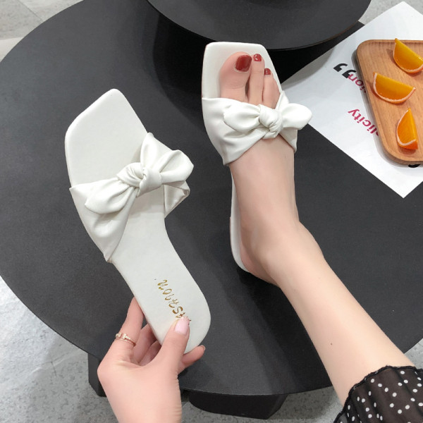 Papuci de dama din piele cu talpa plata si panglica