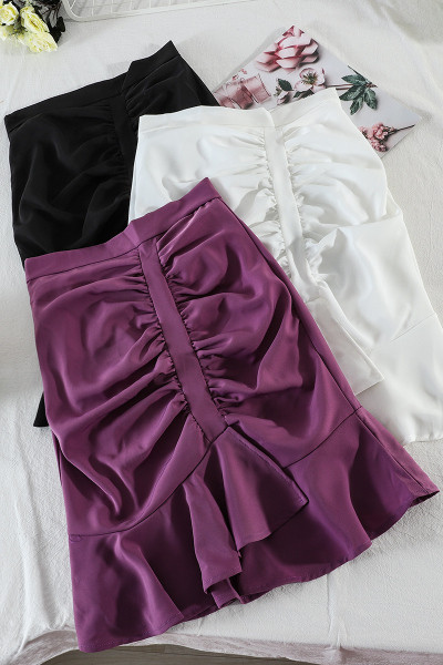 Praegune kõrge vöökohaga naiste seelikulõikeline mudel