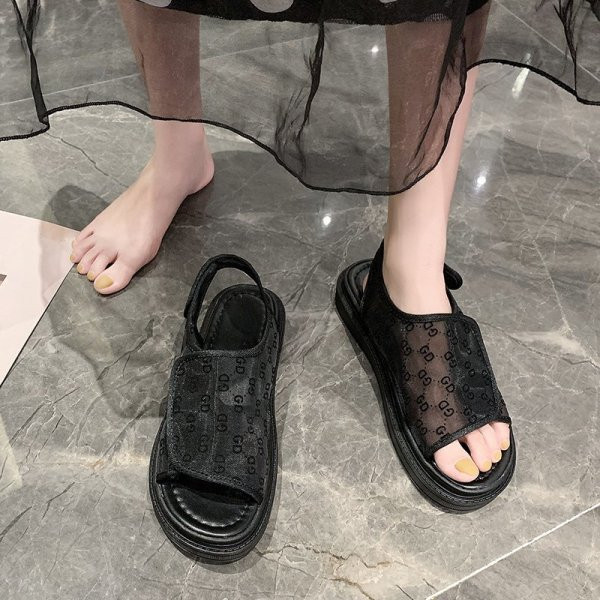 Sandale de dama actuale cu talpa plate si petice velcro