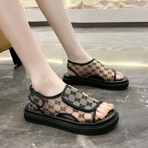 Sandale de dama actuale cu talpa plate si petice velcro