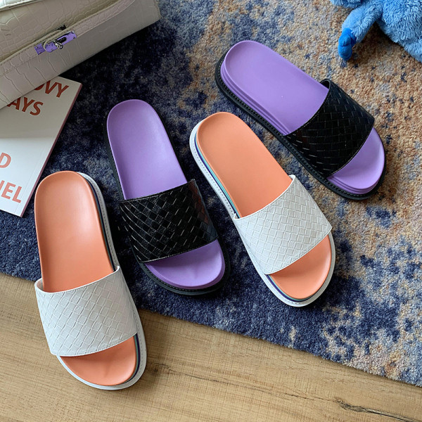 Naiste vabaaja sussid värvilise tallaga