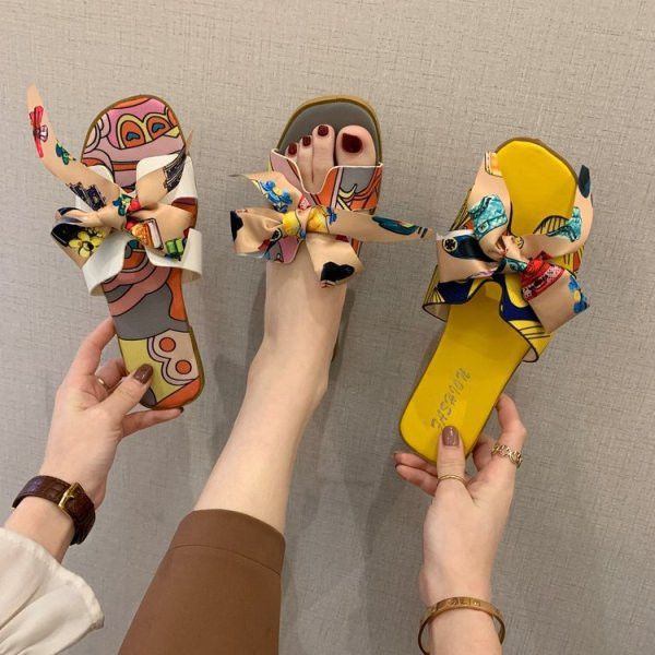 Lameda talla ja paelaga värviliste naiste susside uus mudel