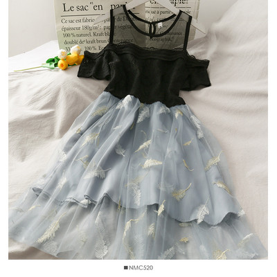 Μοντέρνο γυναικείο φόρεμα με τούλι και κέντημα