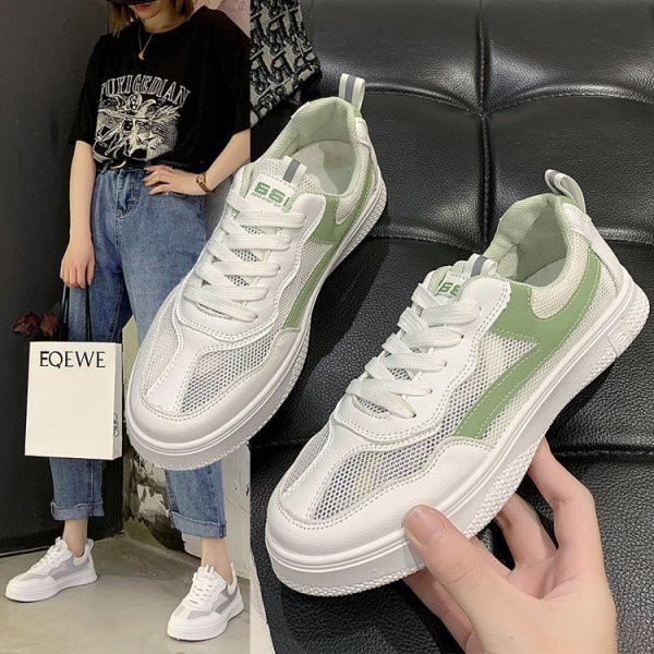 Aktuális női tornacipő lapos talppal és hálóval