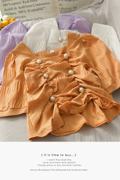 Modern női blúz gyöngyökkel és négyzet alakú nyakkivágással