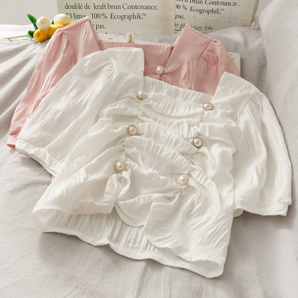 Modern női blúz gyöngyökkel és négyzet alakú nyakkivágással