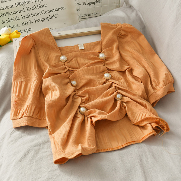 Modern női blúz gyöngyökkel és négyzet alakú nyakkivágással