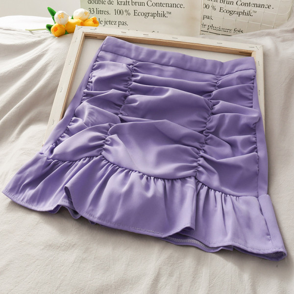 Pieguloši sieviešu svārki ar lokām un augstu vidukli