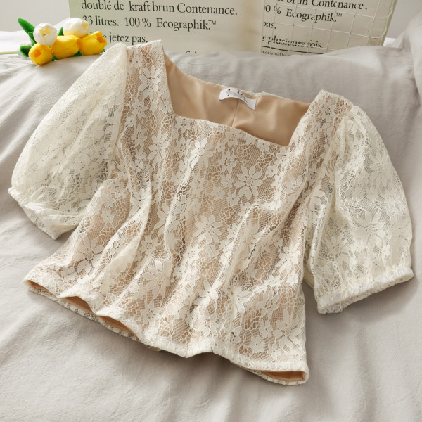 Női csipkeblúz négyzet alakú nyakkivágással