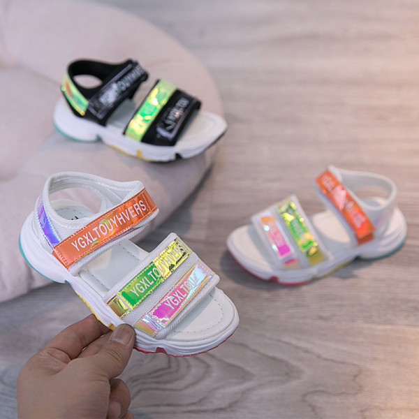 Sandale pentru copii actuale cu inscripții pentru fete