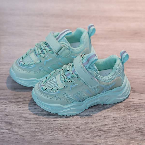 Lihtsad lipsude ja kleebistega laste tossud tüdrukutele ja poistele