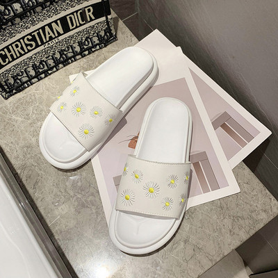 Alkalmi női gumipapucs színes hímzéssel