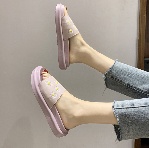 Alkalmi női gumipapucs színes hímzéssel