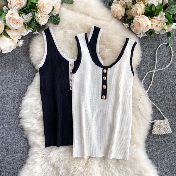 Maieu casual de damă, cu bretele largi și nasturi aurii