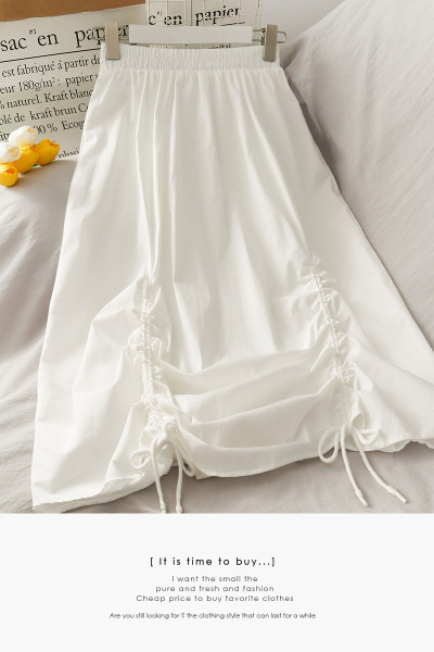 Pikk naiste seelik lipsudega