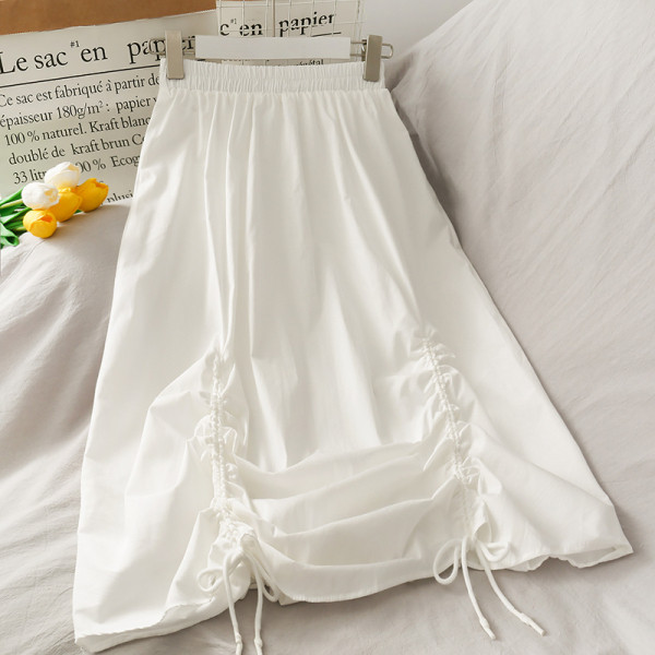 Pikk naiste seelik lipsudega