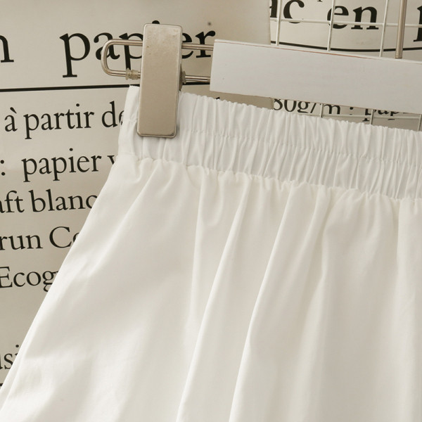 Pikk naiste seelik lipsudega