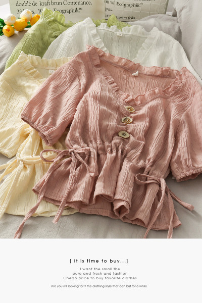 Moodne naiste põsk nööpide ja lipsudega