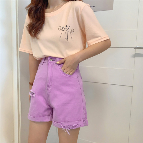 Pantaloni scurți mov cu talie înaltă și motive rupte