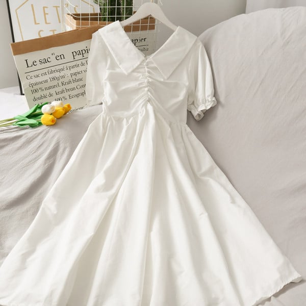 Rochie lungă de damă cu decolteu spitz și strâns în față