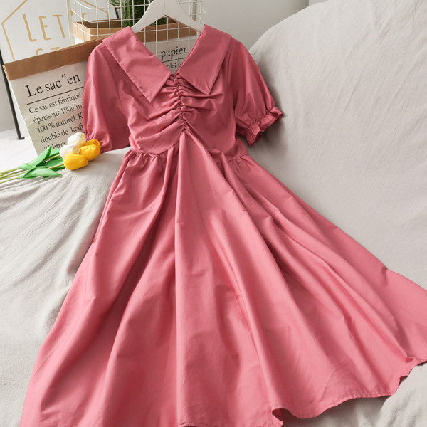 Rochie lungă de damă cu decolteu spitz și strâns în față