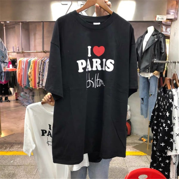 Tricou de damă actual cu decolteu oval și inscripție