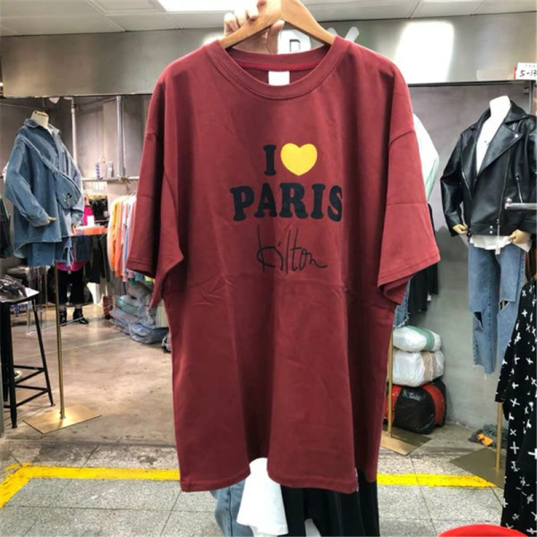 Tricou de damă actual cu decolteu oval și inscripție