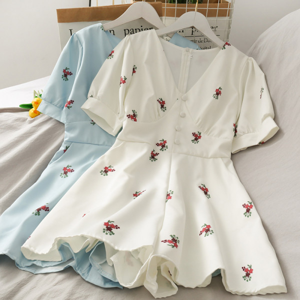 Salopetă de damă modernă cu nasturi cu decolteu în V