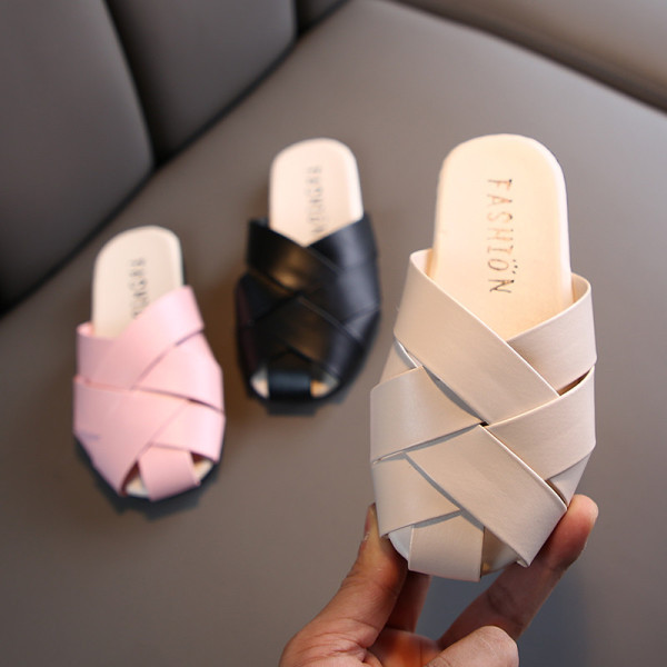 Model nou de papuci copii din piele ecologica pentru fete