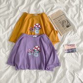 Tricou casual de dama cu decolteu oval, maneci scurte si aplicatie colorata