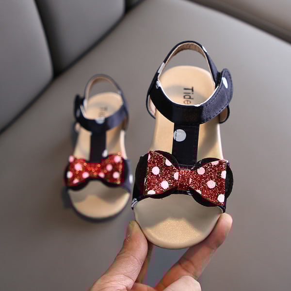 Model nou de sandale pentru copii cu panglica pentru fete