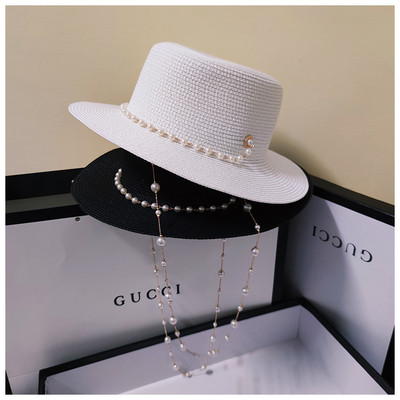 Dabartinė moteriška kepurė su kutais ir grandinėle su perlais